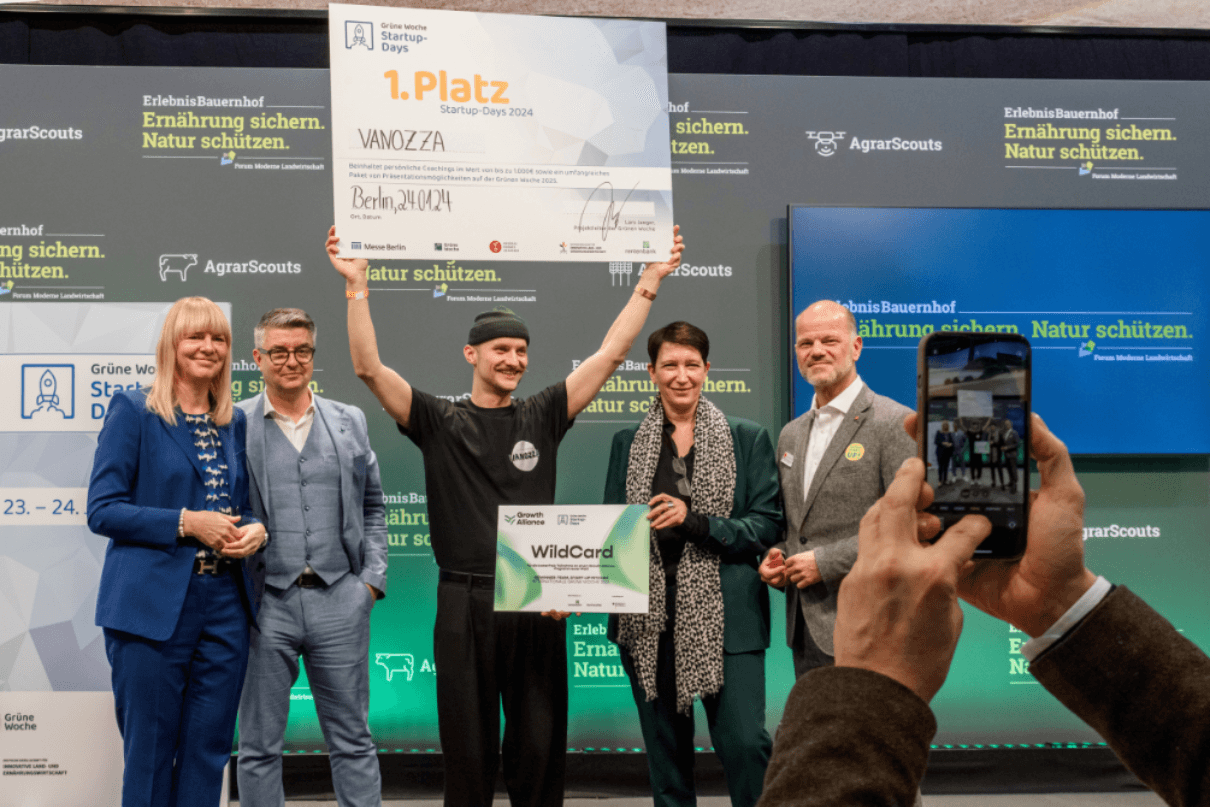 You can see the winning startup Vanozza at the award ceremony.